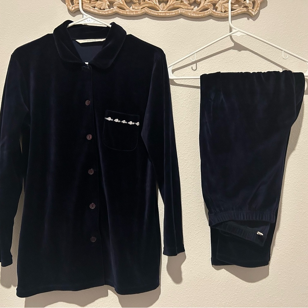 Vintage Victoria’s Secret country velour pajama set